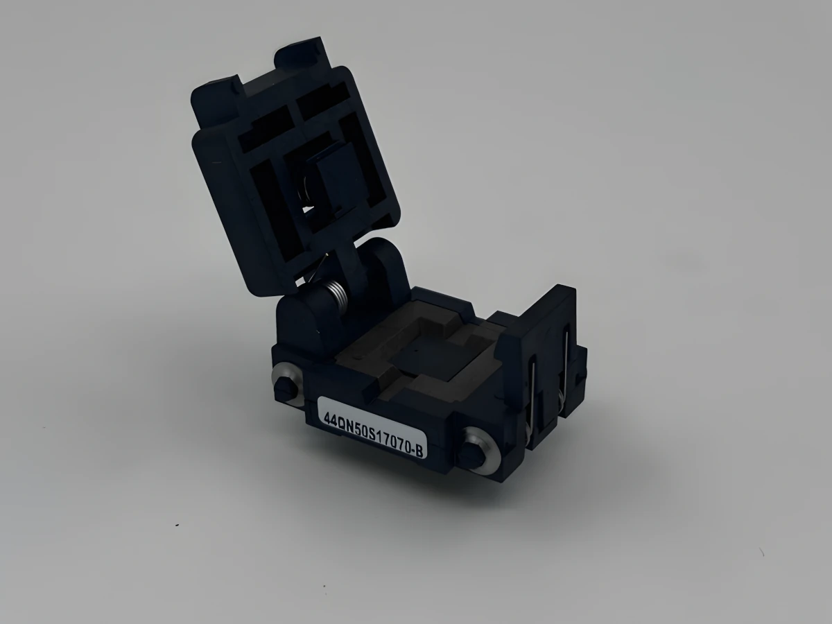 Image of 44QN50V17070 IC socket