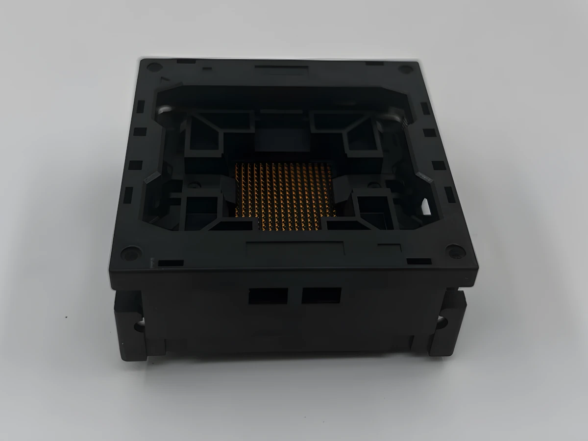 Image of OTB-256(676R)-1.0-28 IC socket