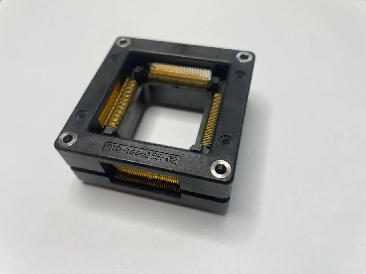 Image of OTQ-144-0.65-02 IC socket