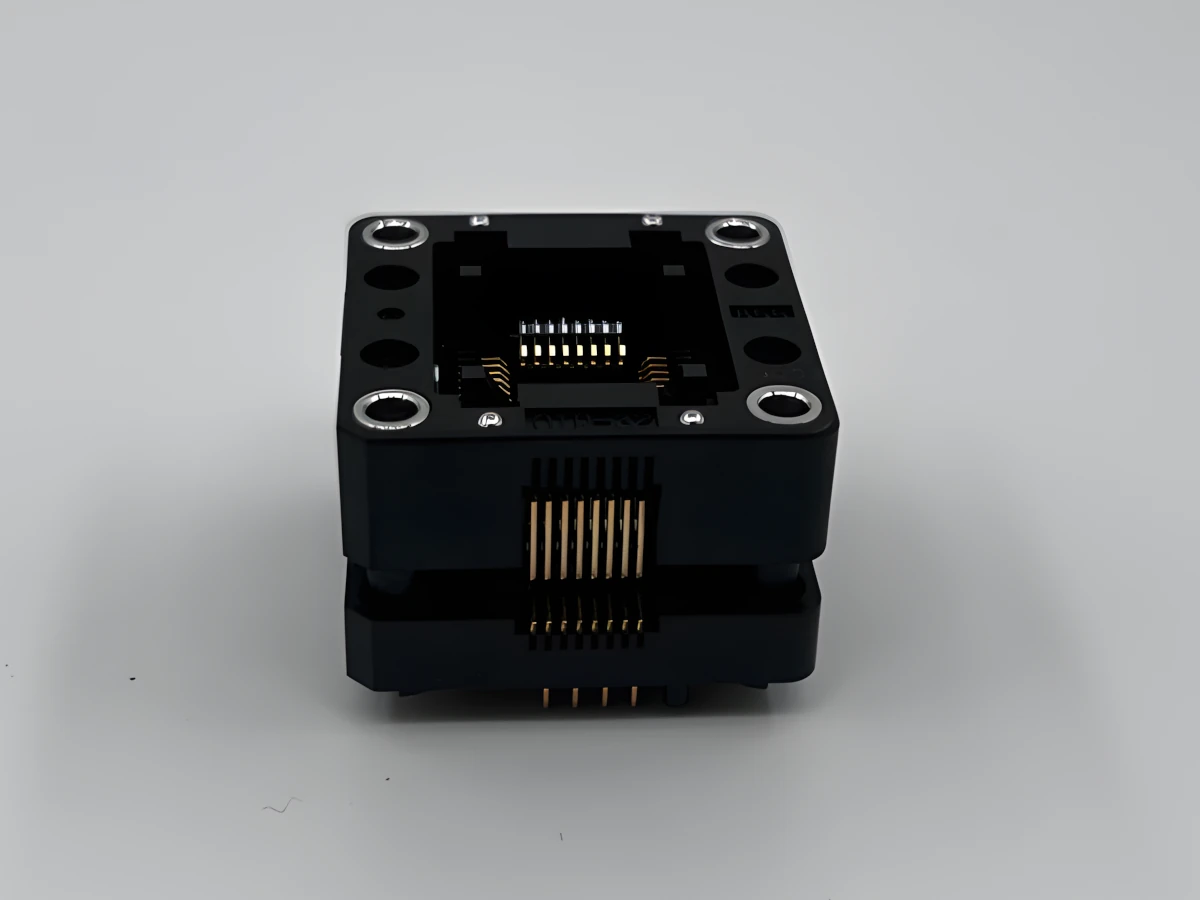 Image of OTQ-32-0.8-003 IC socket