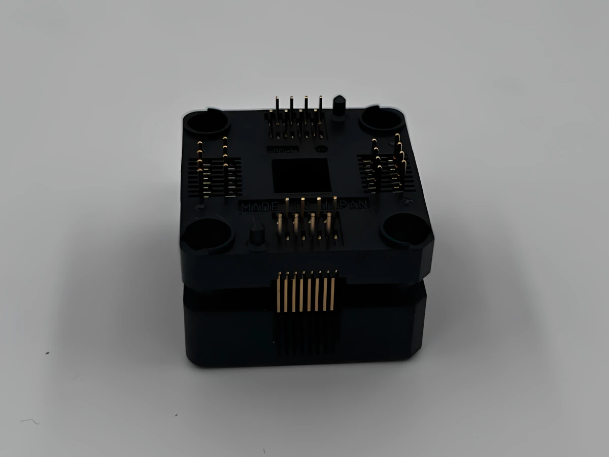 Image of OTQ-32-0.8-003 IC socket
