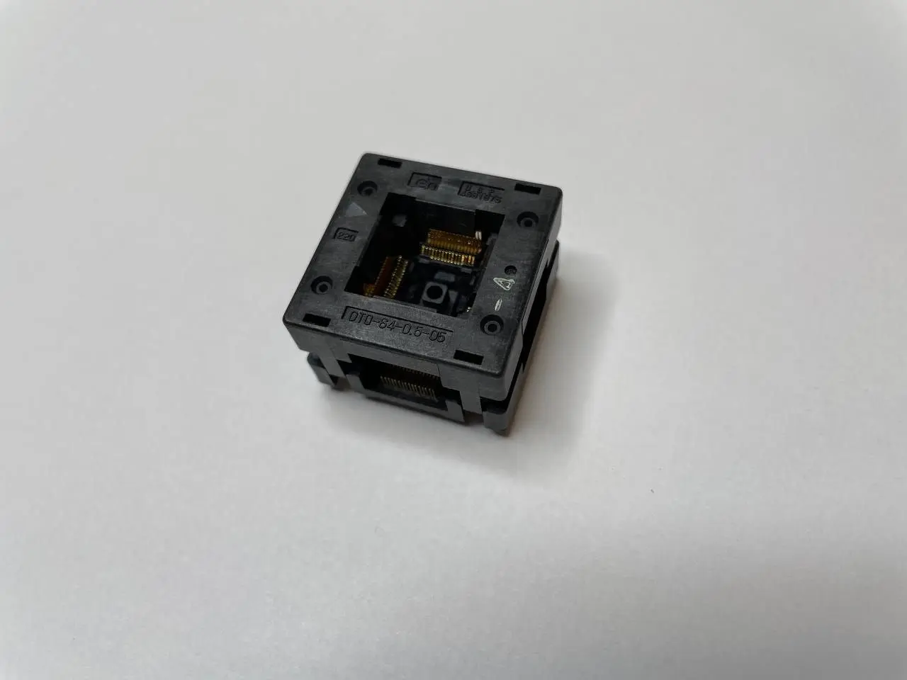 Image of OTQ-64-0.5-05 IC socket