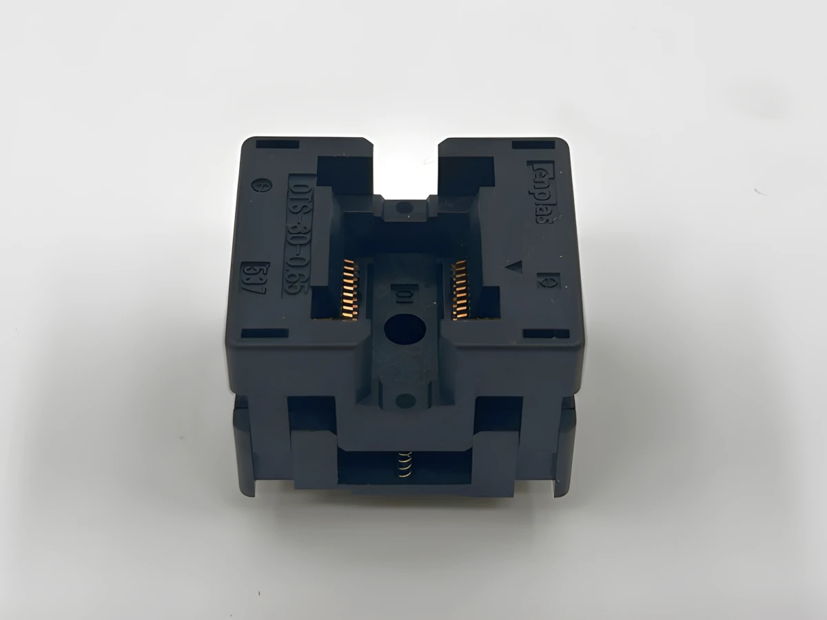 Image of OTS-30-0.65-01 IC socket