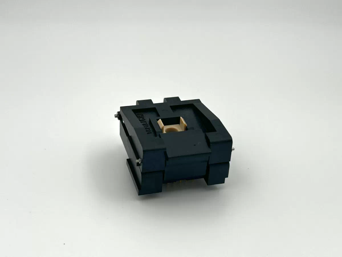 Image of YEHS51-0044-04 IC socket